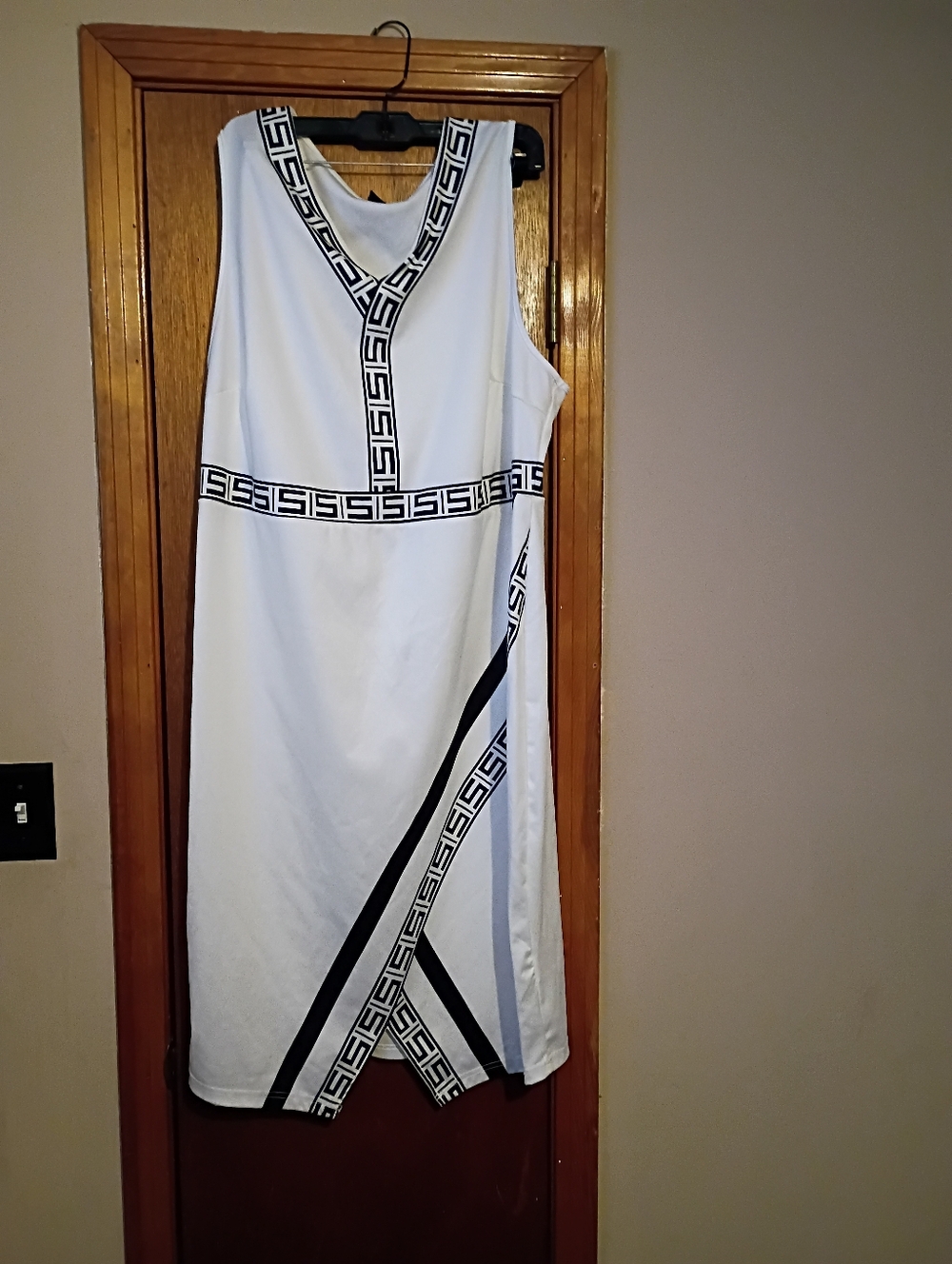 SHEIN White Sleeveless Midi Dress with Black Geometric Trim